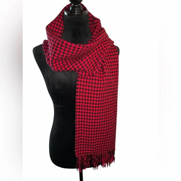 D&Y Red and Black Houndstooth Scarf - Picture 2 of 4
